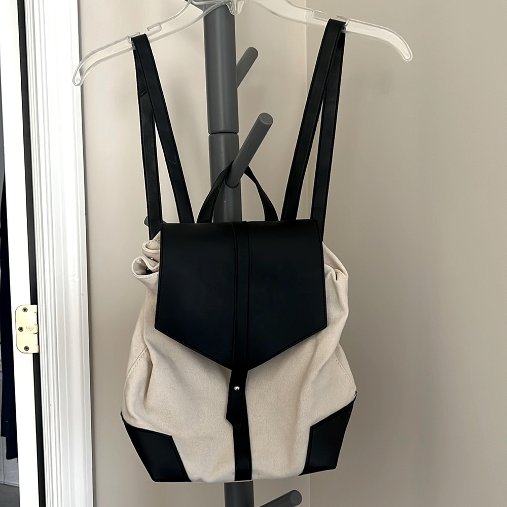 Deux Lux everyday back pack
